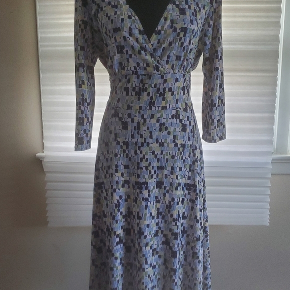 Dress - Picture 7 of 8